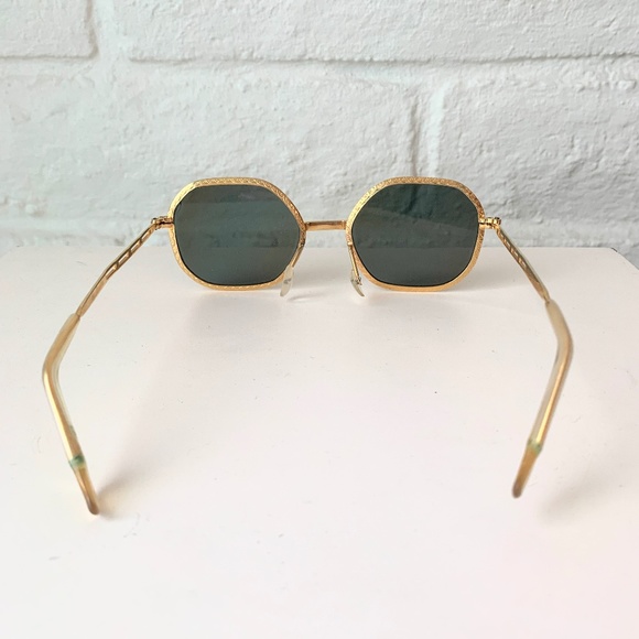 Vintage Gold Sunglasses - Picture 3 of 3